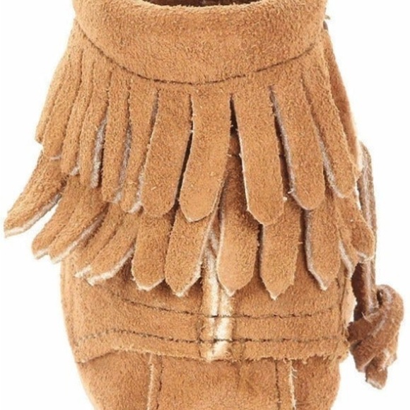 New in box Minnetonka boots - Picture 3 of 6